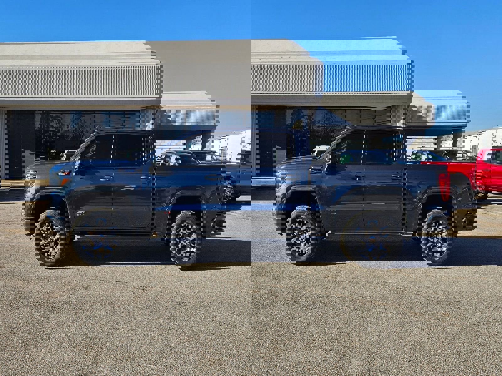 Used 2021 GMC Sierra 1500 AT4 w/ AT4 Value Package image 2