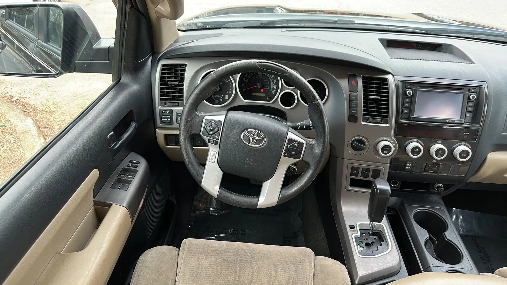 Used 2014 Toyota Sequoia SR5 AWD/4WD image 30