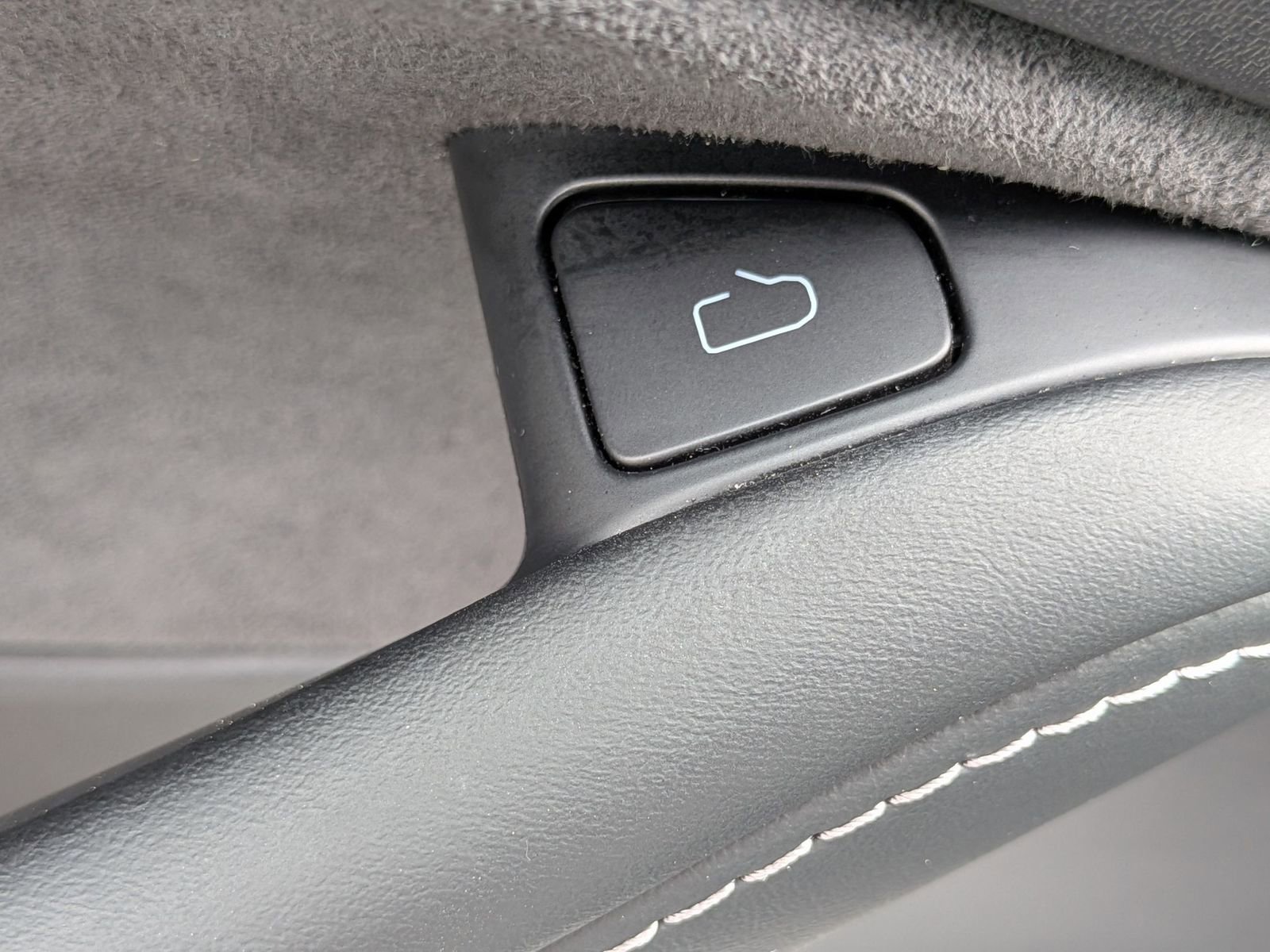 Used 2023 Tesla Model Y Long Range image 13