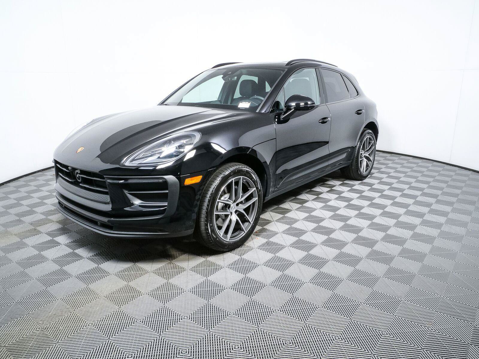 New 2026 Porsche Macan Turbo AWD/4WD image 1