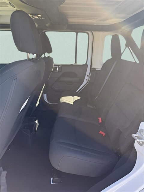 Used 2023 Jeep Wrangler Sahara image 21