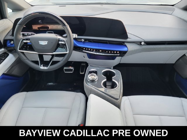 Used 2027 Cadillac Optiq Luxury RWD image 24
