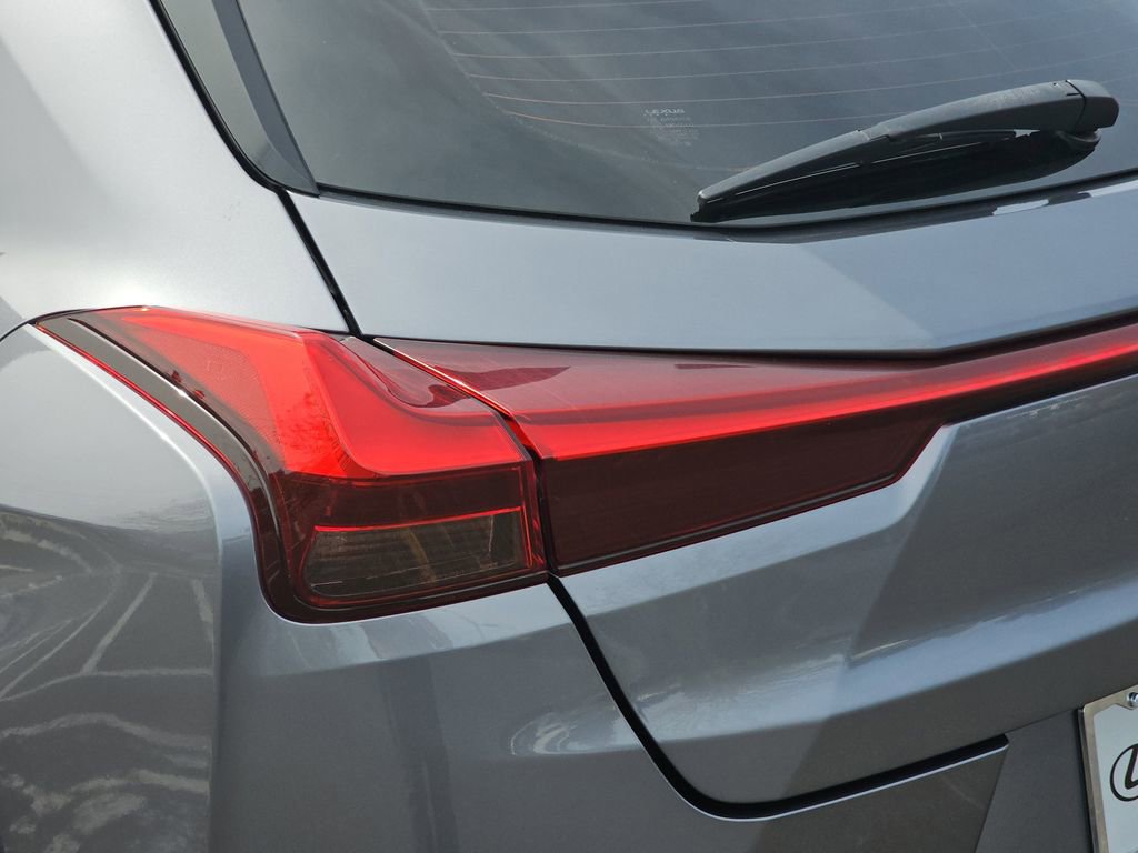 Used 2019 Lexus UX 200 FWD image 37