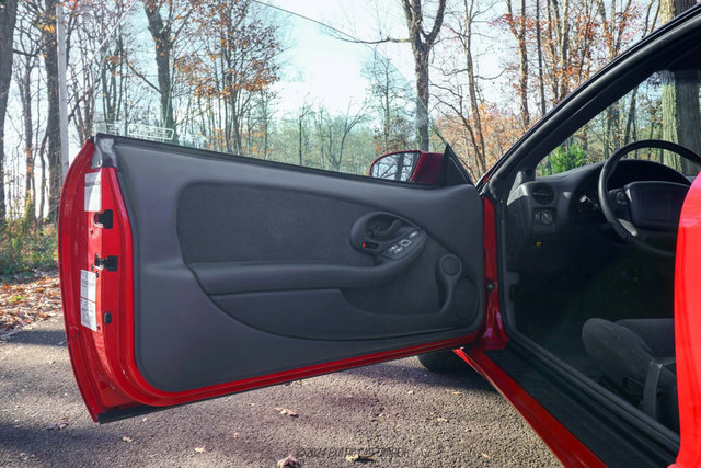 Used 1997 Pontiac Firebird Coupe w/ Opt Pkg image 47