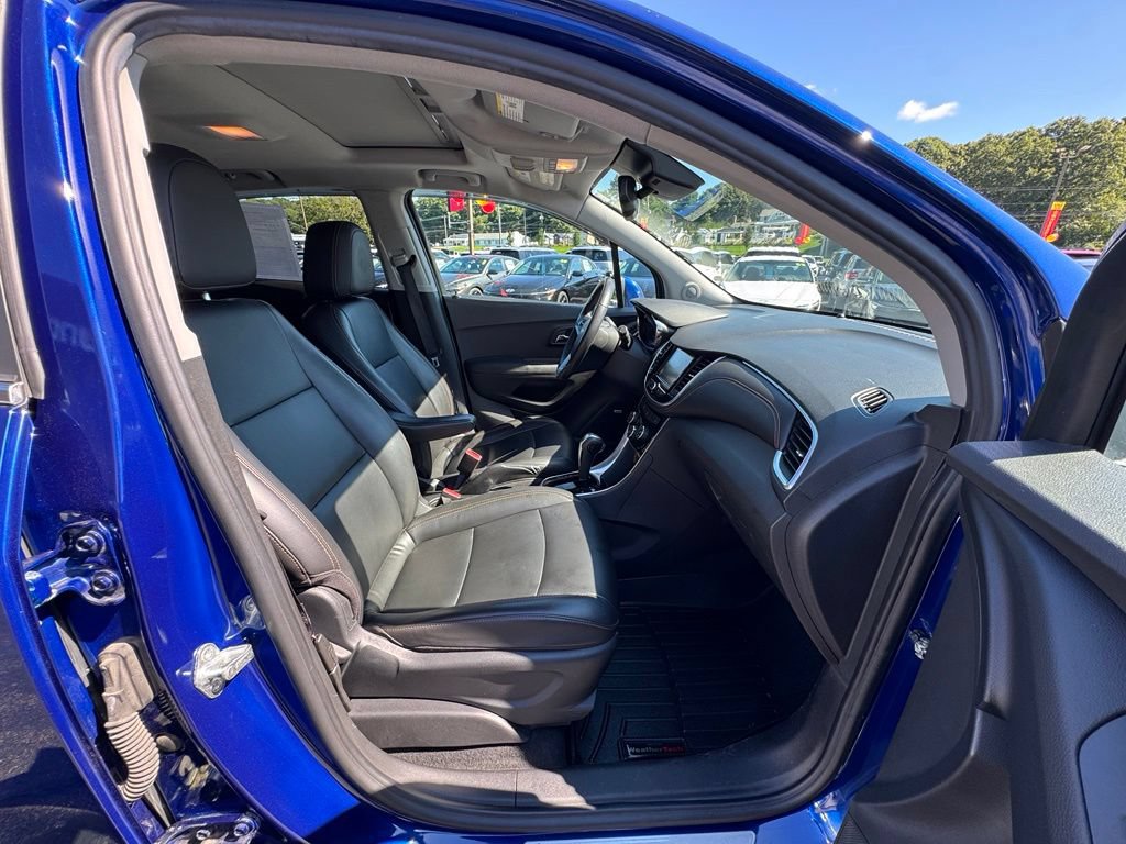 Used 2017 Chevrolet Trax Premier w/ Driver Confidence II Package AWD/4WD image 24