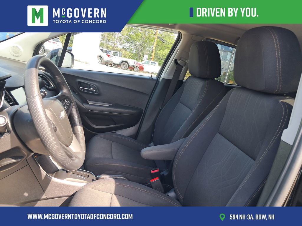 Used 2017 Chevrolet Trax LT AWD/4WD image 12