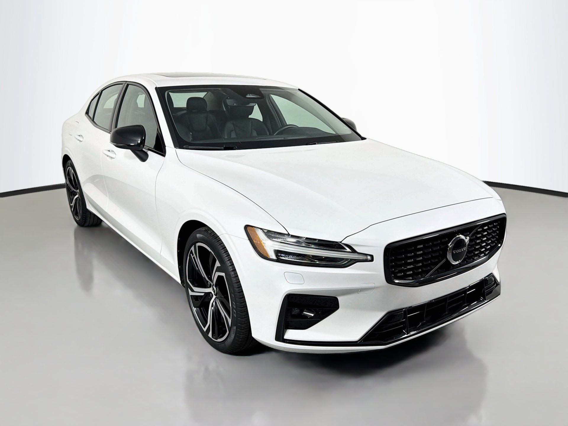 Certified 2024 Volvo S60 B5 Core w/ Climate Package AWD/4WD image 3