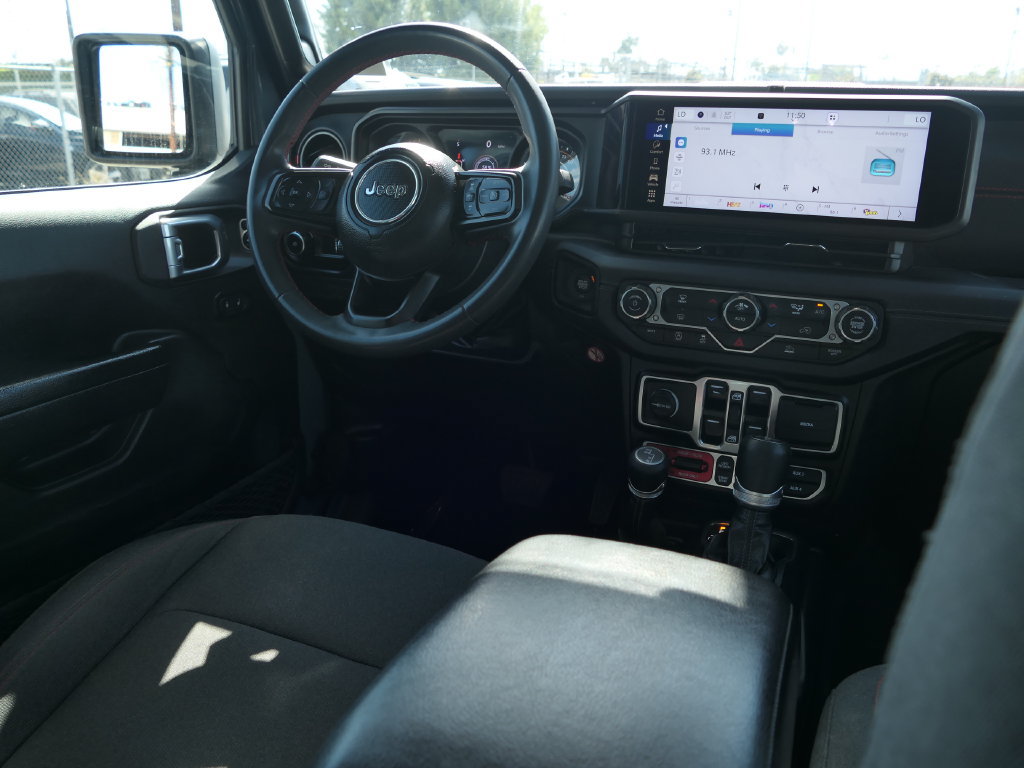 Used 2024 Jeep Wrangler Unlimited Rubicon AWD/4WD image 22
