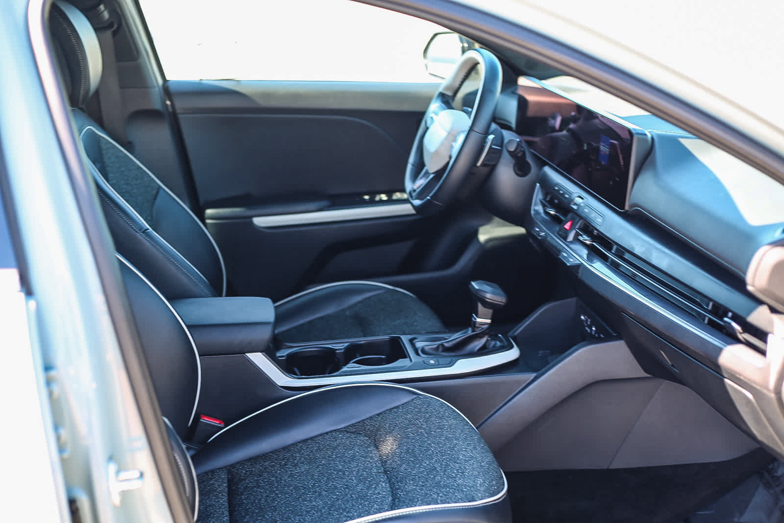 Used 2025 Kia K4 GT-Line w/ GT-Line Sunroof Package FWD image 14