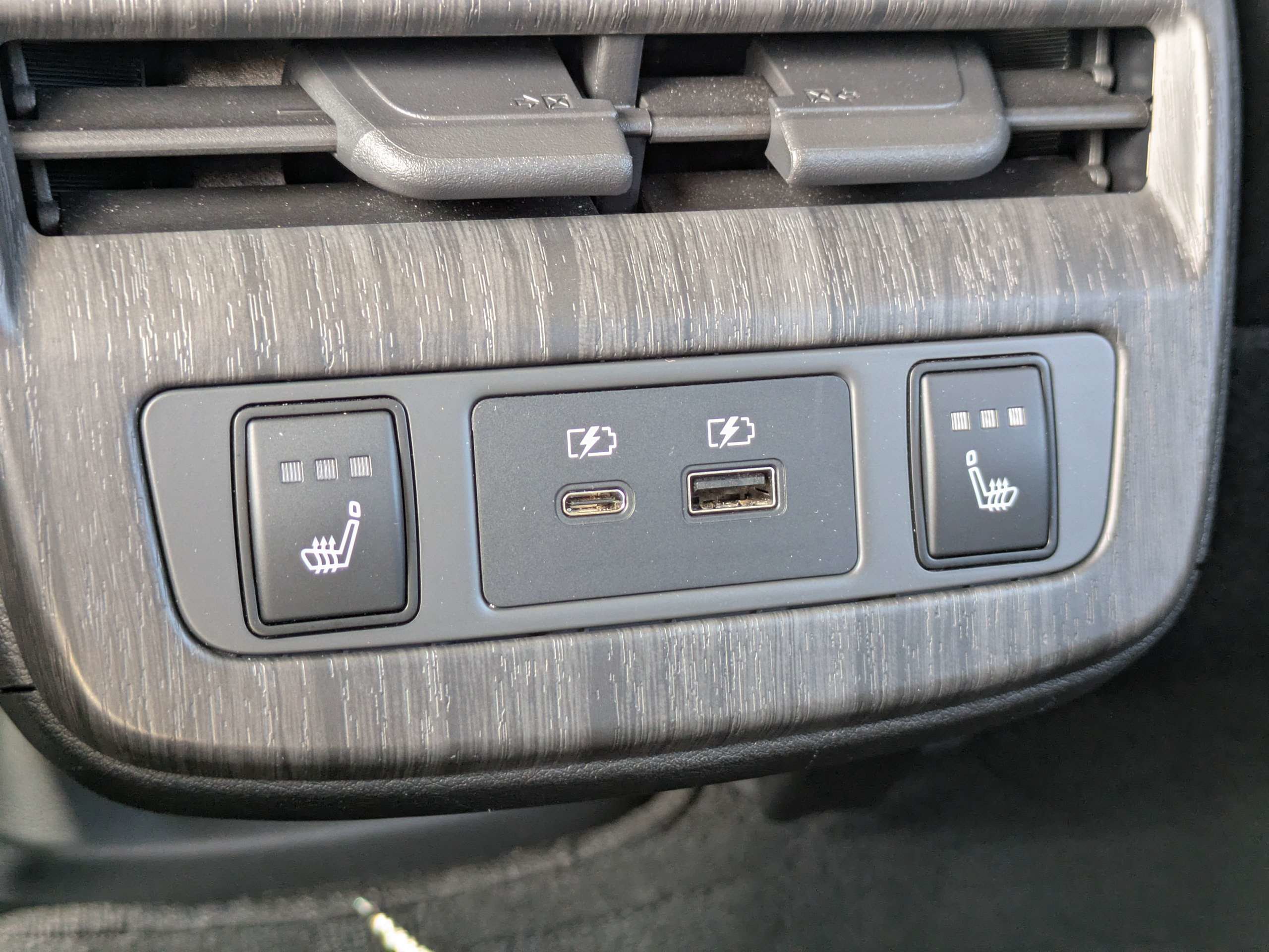 Certified 2024 Nissan Ariya AWD image 15