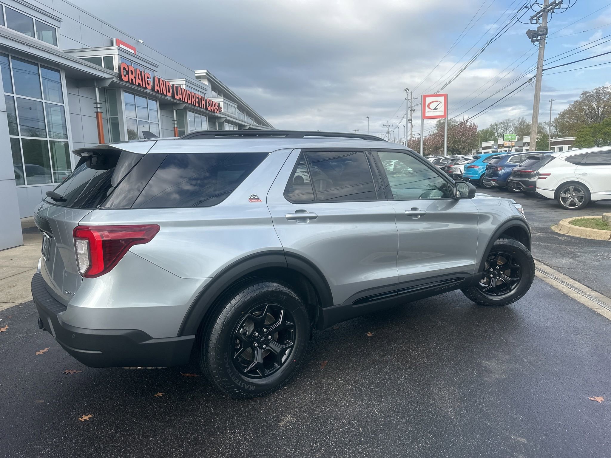 Used 2022 Ford Explorer Timberline image 2