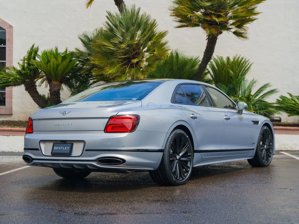 Used 2025 Bentley Flying Spur Plug-In Hybrid AWD/4WD image 30