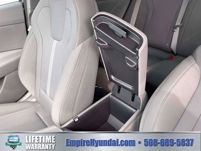 New 2026 Hyundai Elantra SE FWD image 18