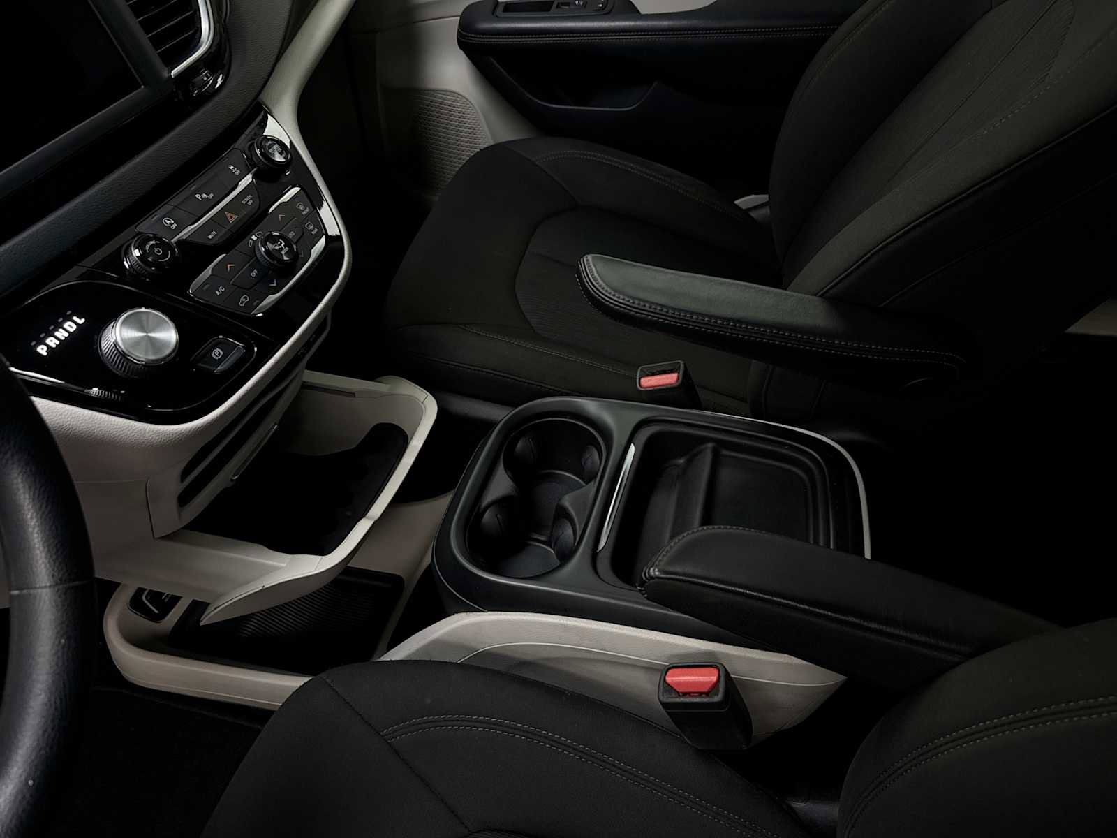 Used 2019 Chrysler Pacifica Touring Plus FWD image 28