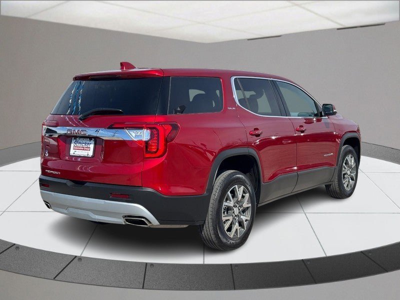 Used 2023 GMC Acadia SLE image 3
