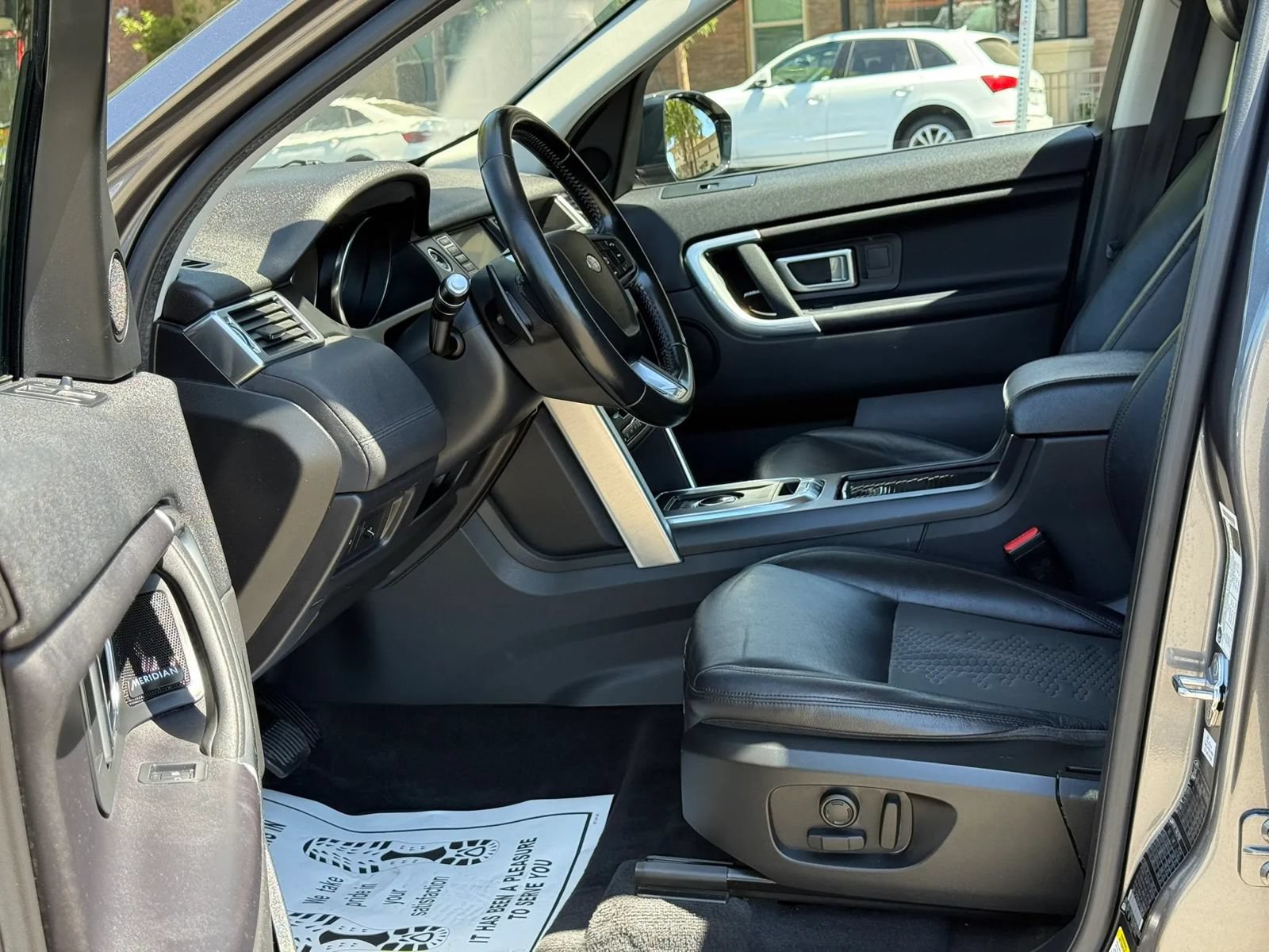 Used 2018 Land Rover Discovery Sport SE AWD/4WD image 15