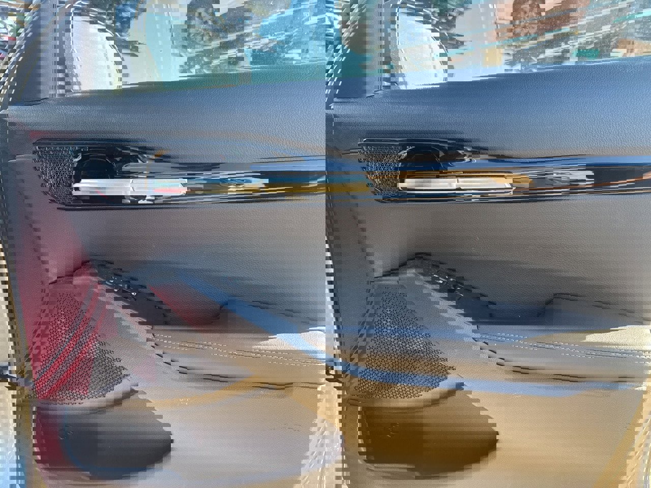 Used 2024 Kia Seltos EX image 9