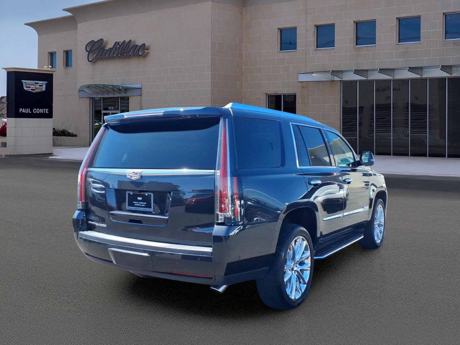 Used 2019 Cadillac Escalade Luxury AWD/4WD image 5