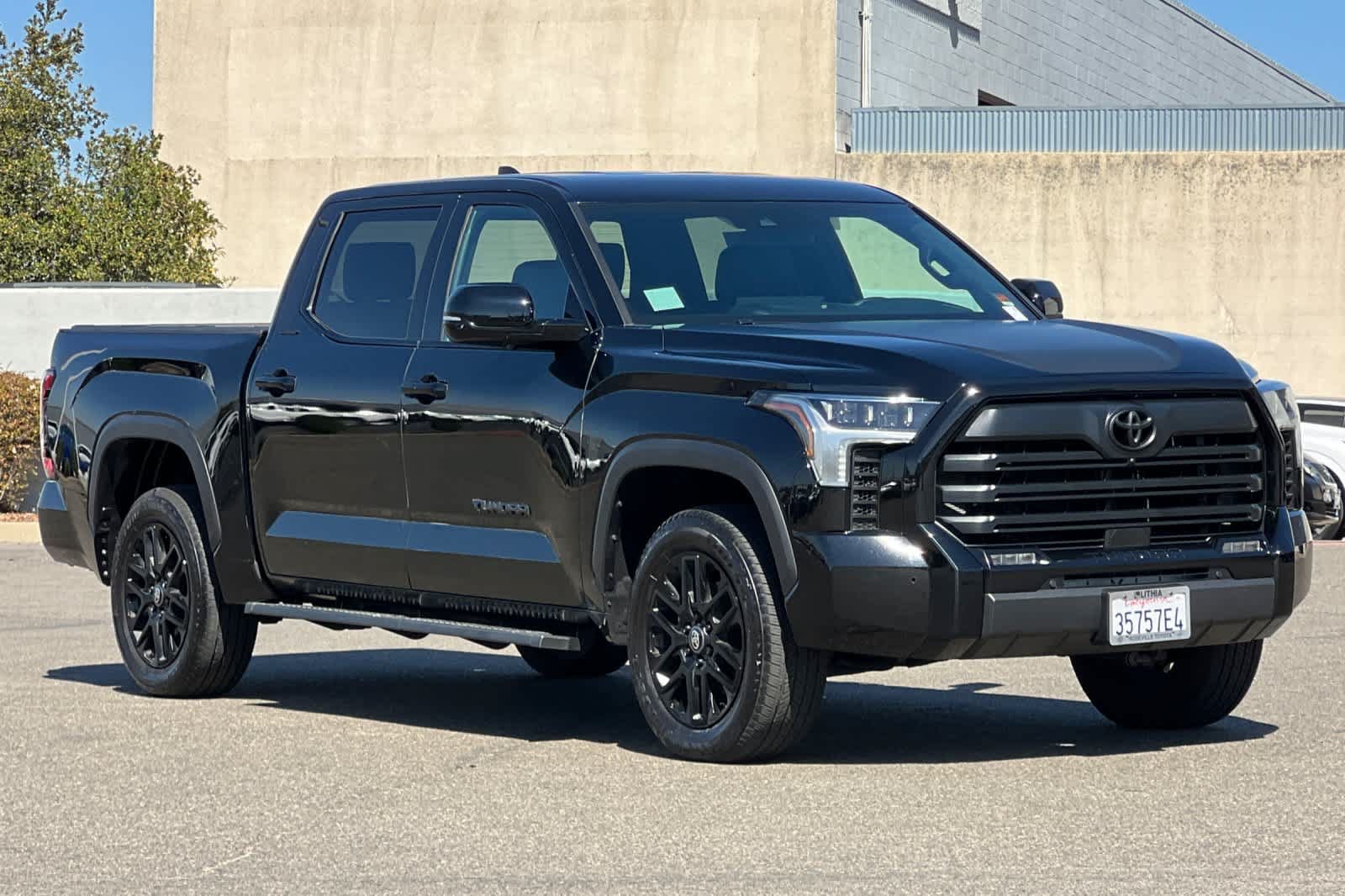 Used 2025 Toyota Tundra Limited AWD/4WD image 5