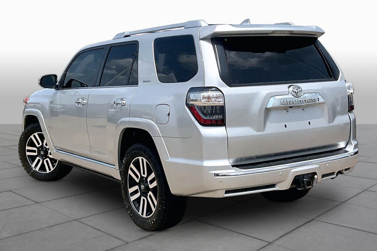 Used 2023 Toyota 4Runner Limited AWD/4WD image 12