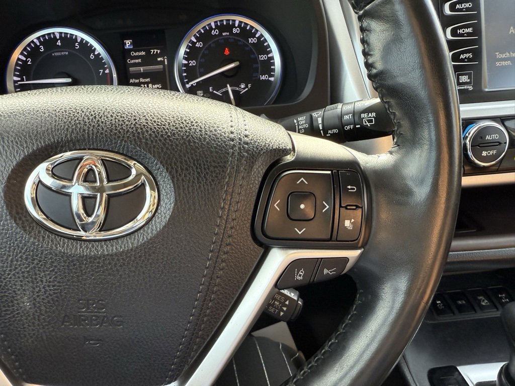 Used 2017 Toyota Highlander Limited Platinum image 18