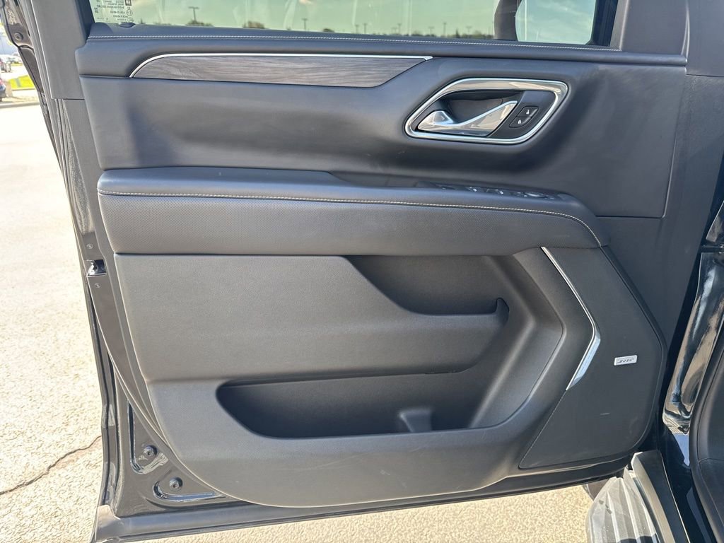 Used 2021 GMC Yukon SLT w/ SLT Luxury Plus Package AWD/4WD image 32