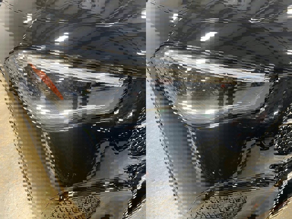 Used 2025 Mercedes-Benz CLE 300 4MATIC Cabriolet image 13