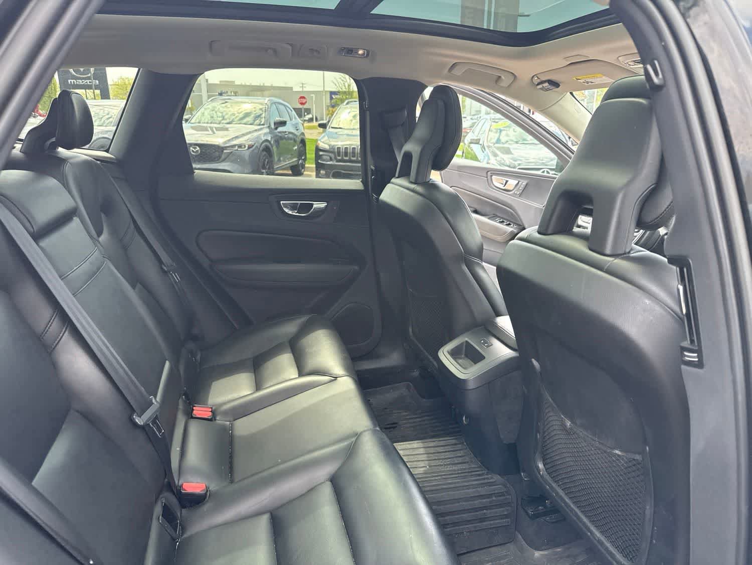 Used 2019 Volvo XC60 T6 Momentum w/ Premium Package AWD/4WD image 24