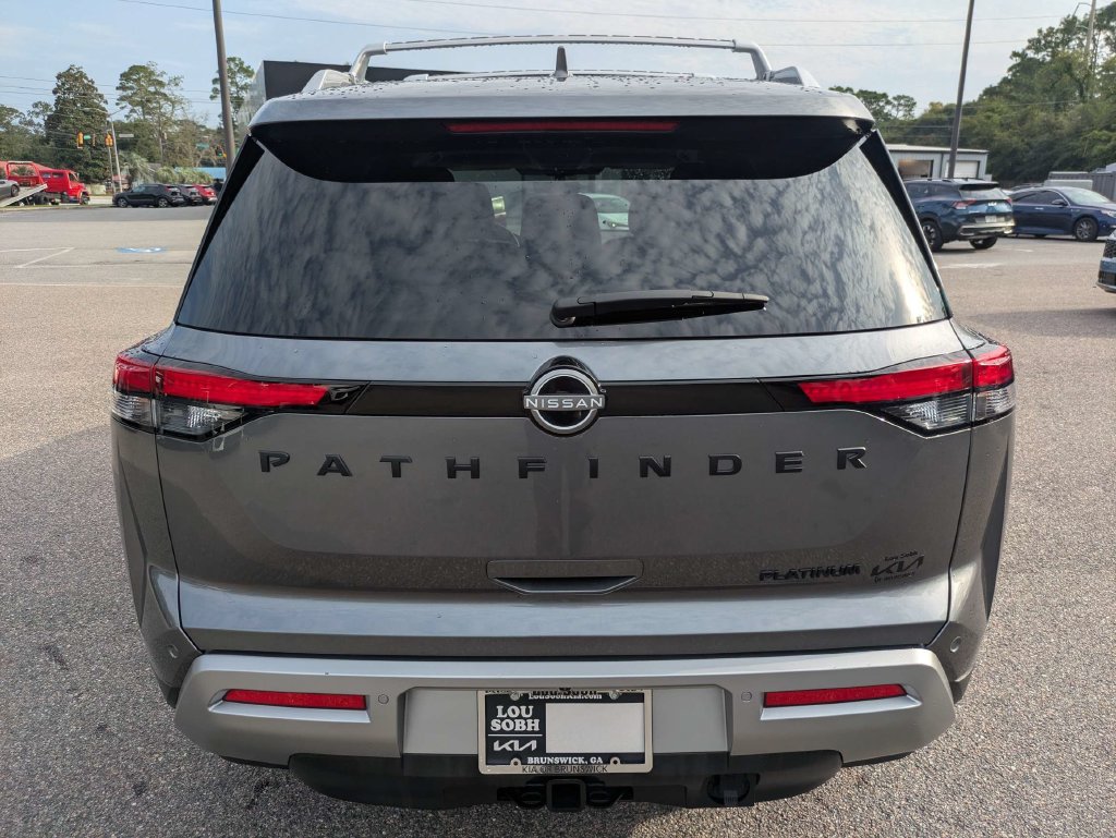 Used 2025 Nissan Pathfinder Platinum w/ Black Appearance Package FWD image 5