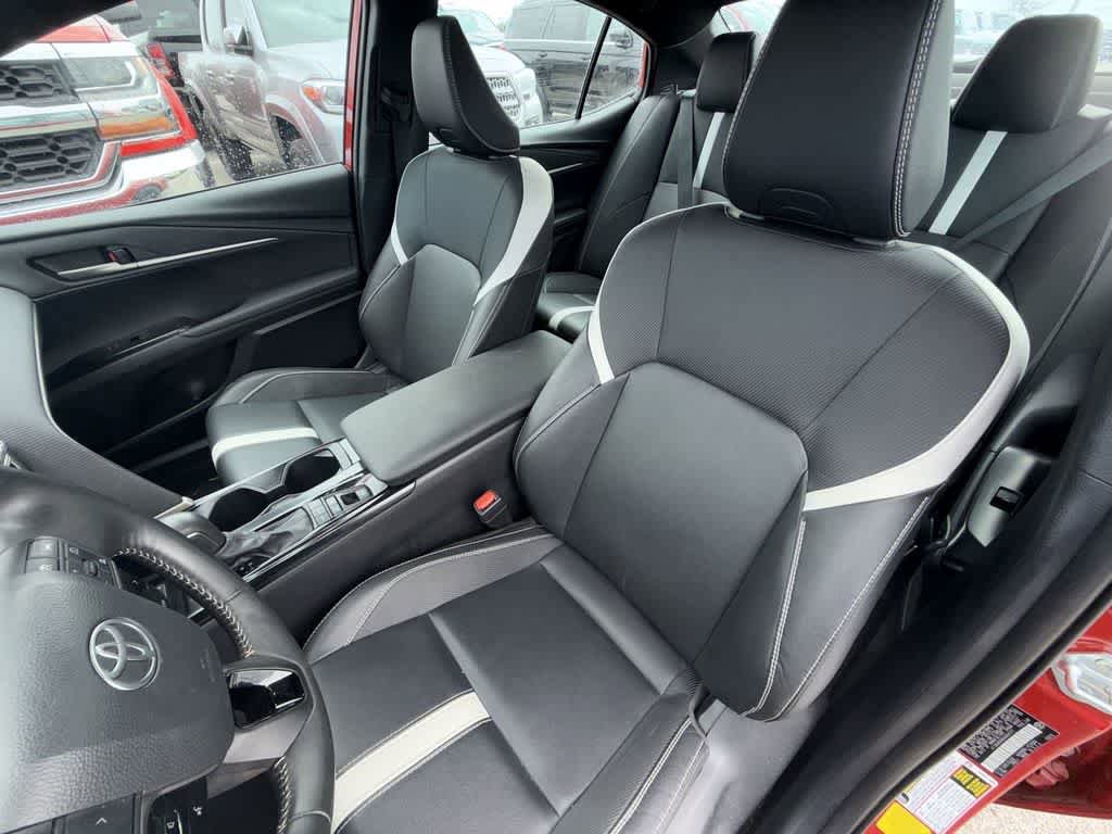 Used 2025 Toyota Camry SE FWD image 10