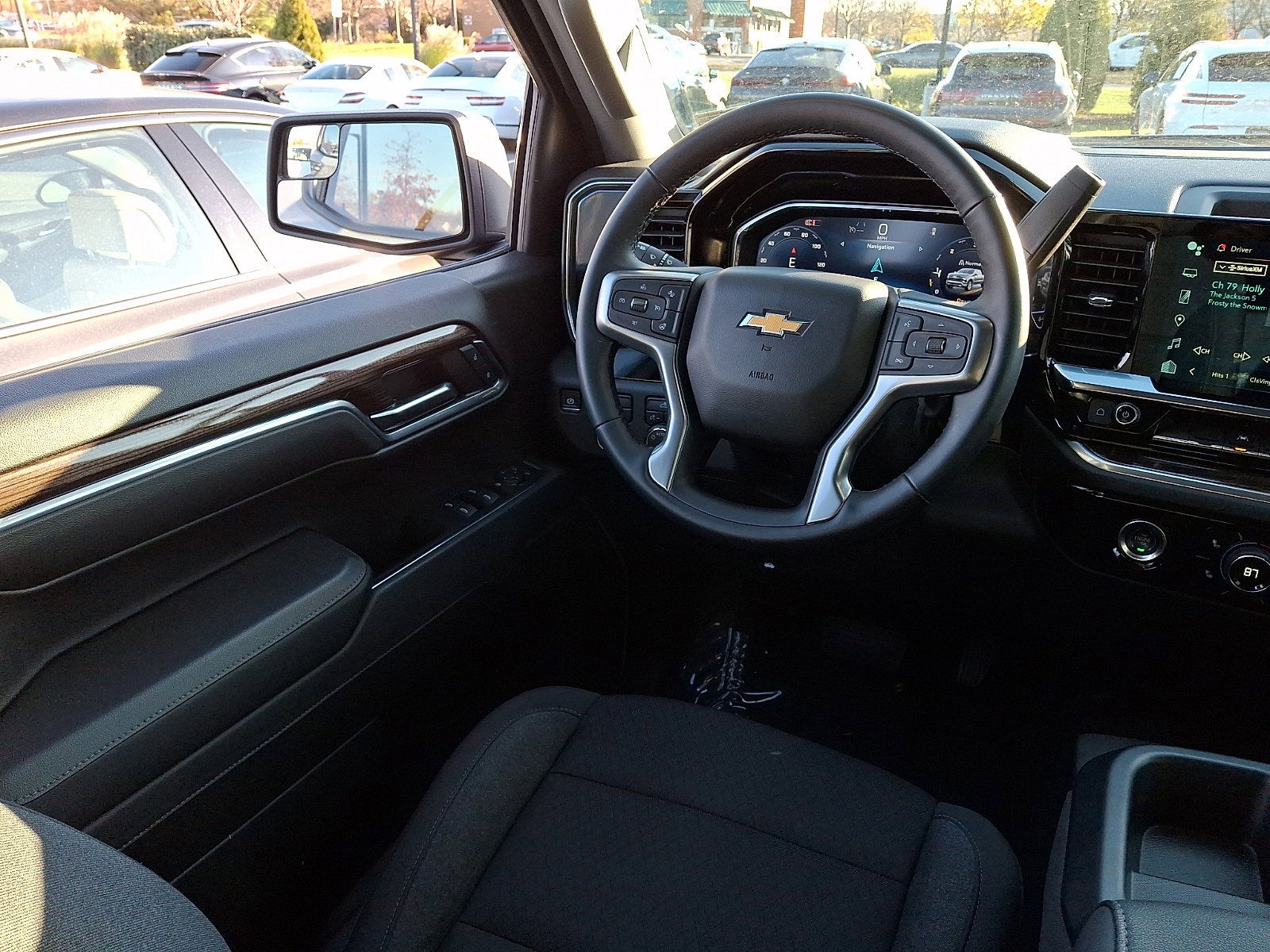 Used 2024 Chevrolet Silverado 1500 LT image 14