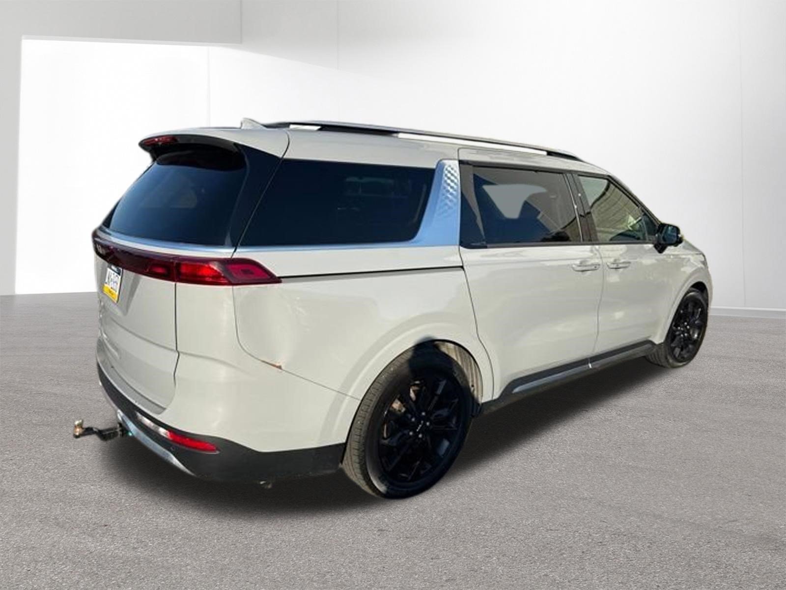 Certified 2022 Kia Carnival SX FWD image 4