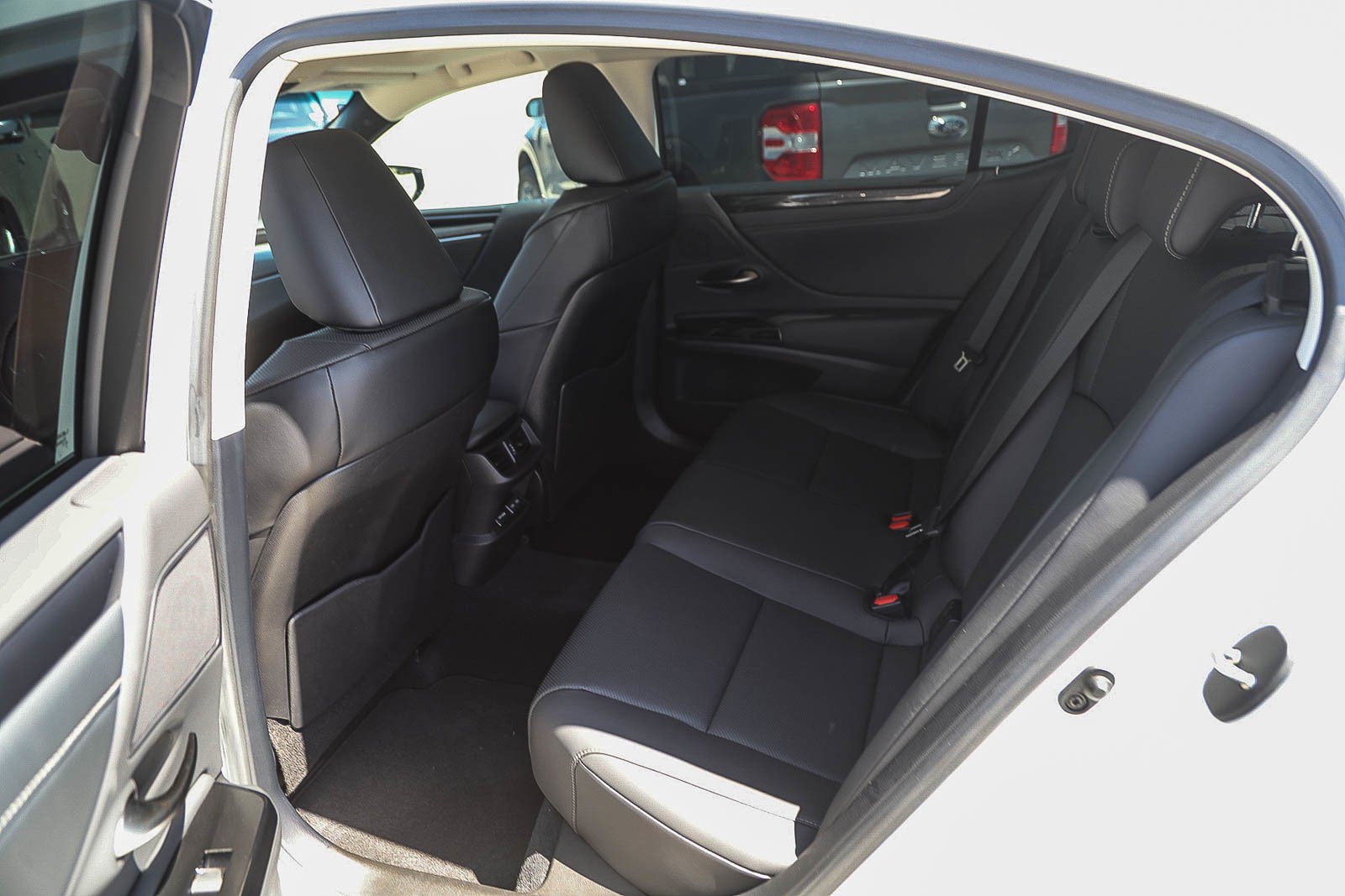 Used 2025 Lexus ES 350 FWD image 18