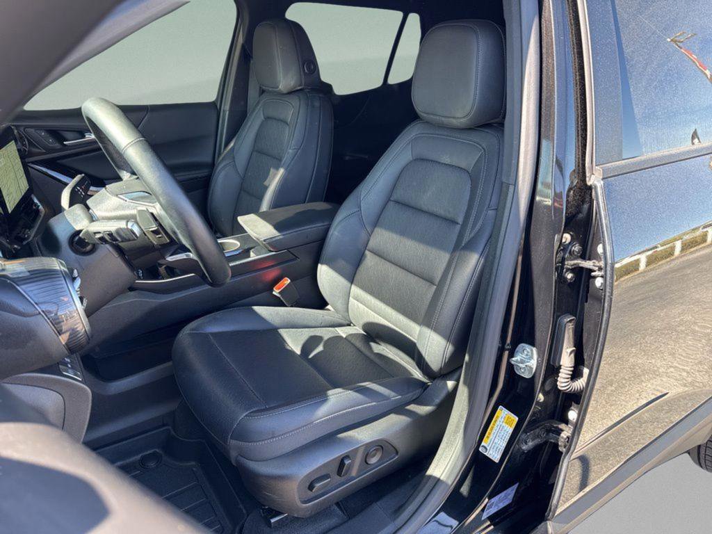 Used 2025 Chevrolet Equinox LT w/ Convenience Package II image 10