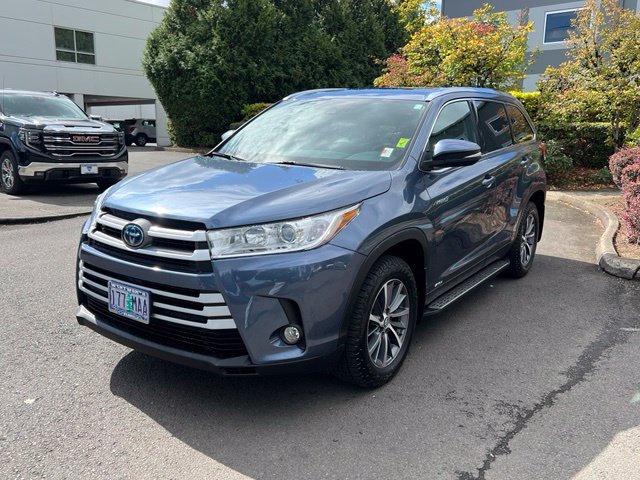 Used 2019 Toyota Highlander XLE AWD/4WD image 3