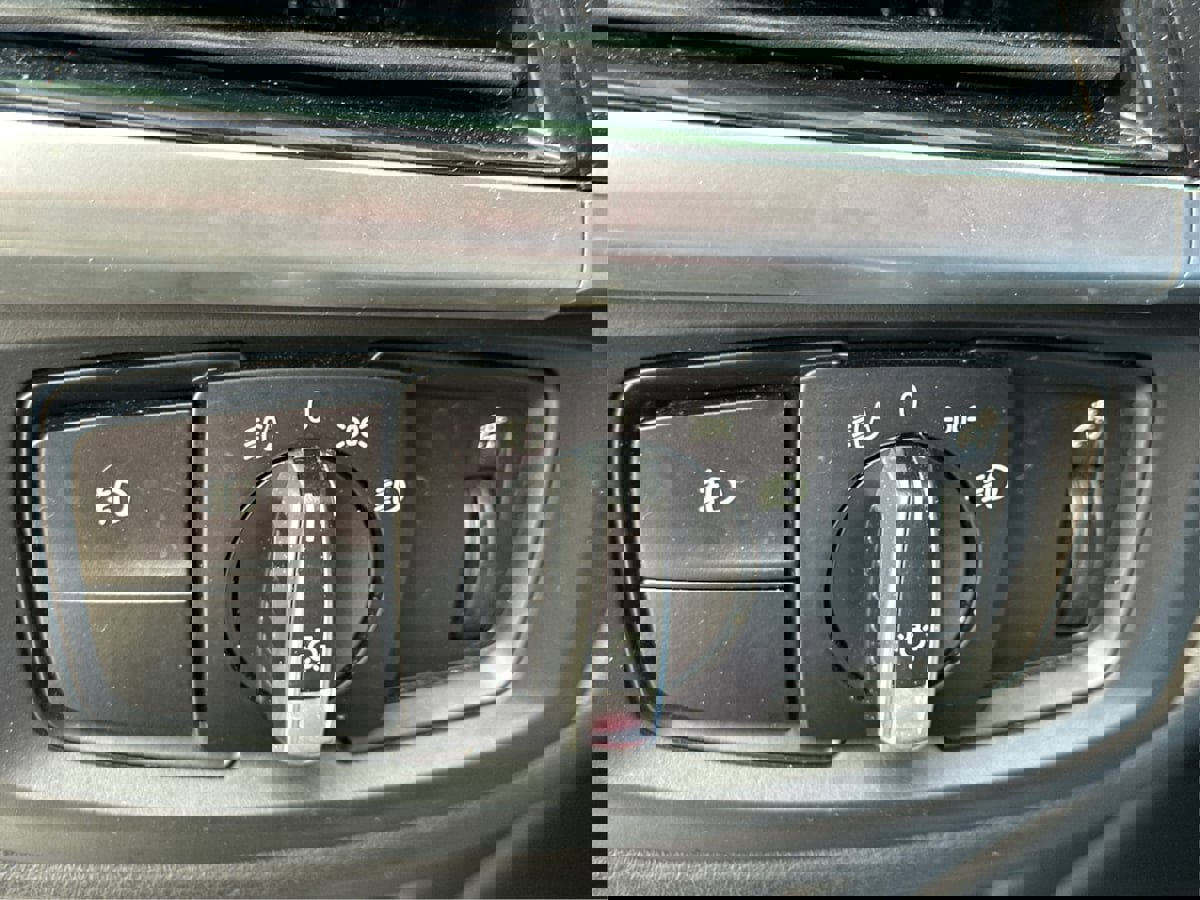 Used 2019 BMW X6 xDrive35i w/ M Sport Package image 17