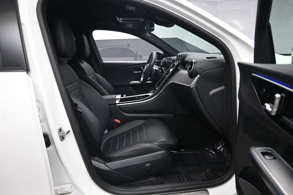 Used 2024 Mercedes-Benz GLC 300 4MATIC image 29