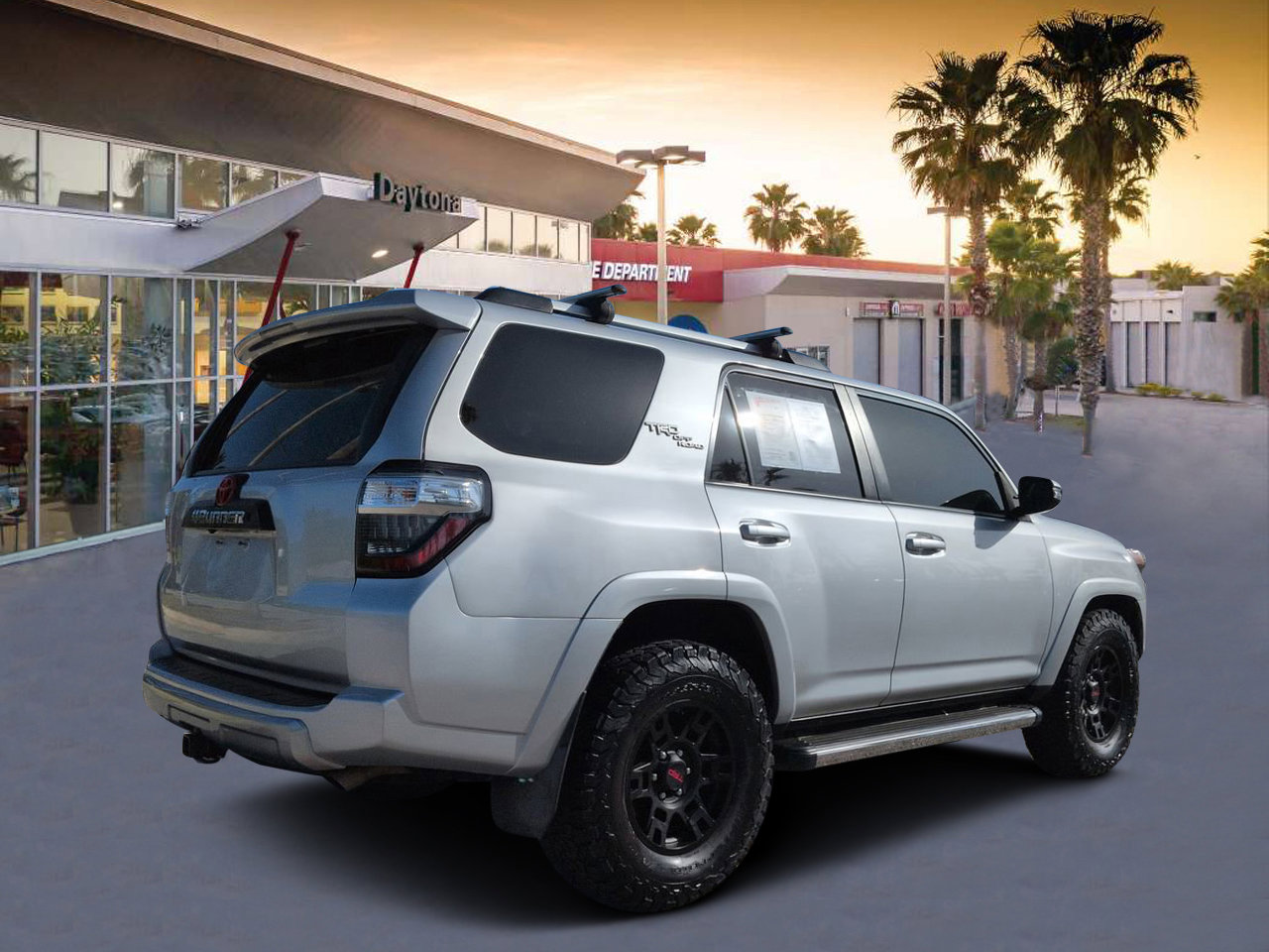 Used 2018 Toyota 4Runner TRD Off-Road Premium AWD/4WD image 3
