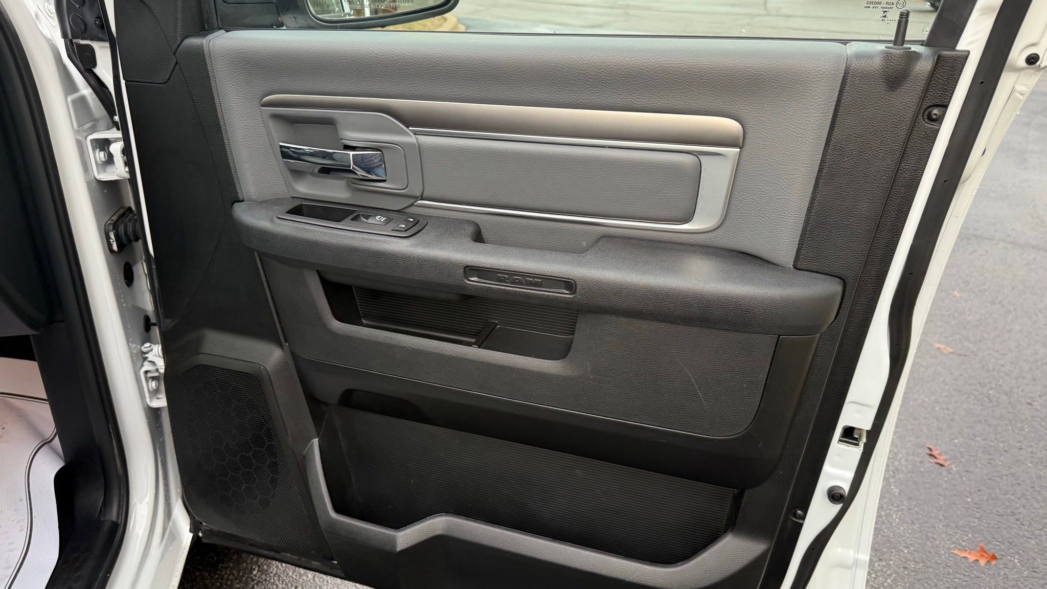 Used 2024 RAM 1500 Classic SLT image 12