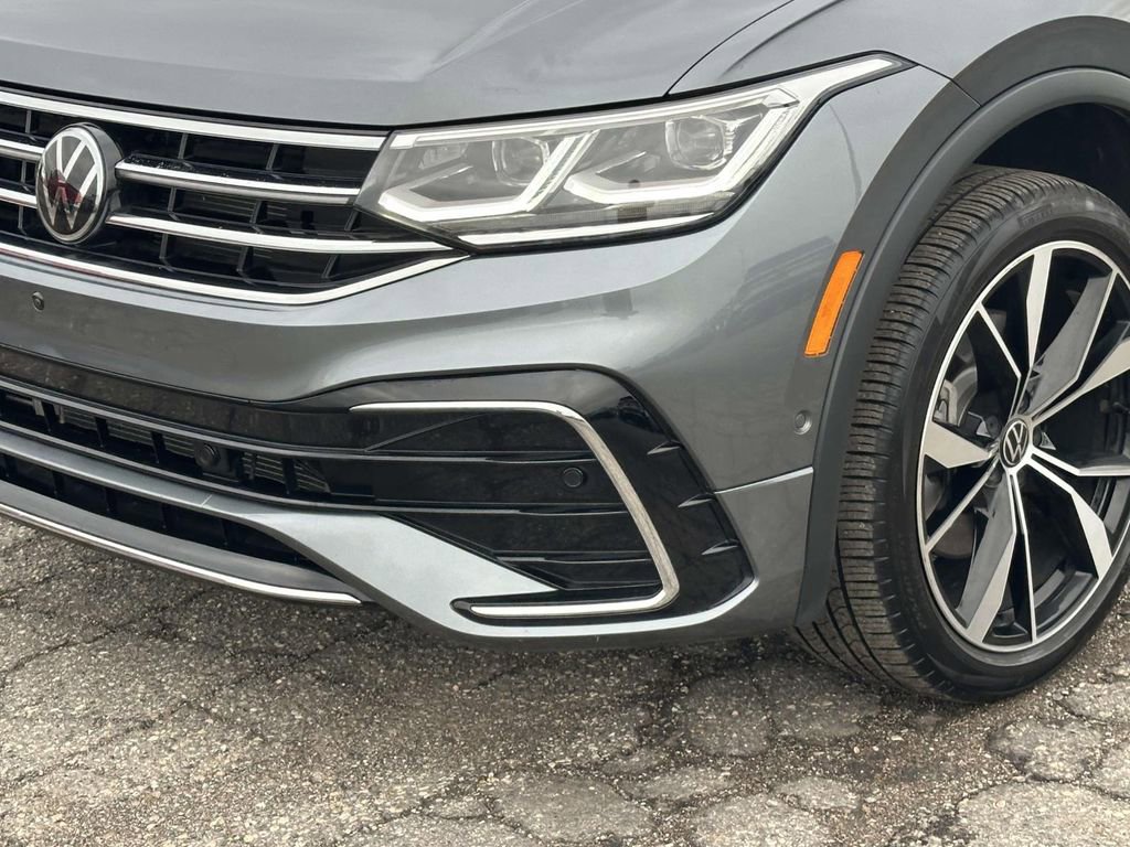 Certified 2024 Volkswagen Tiguan SEL R-Line image 8