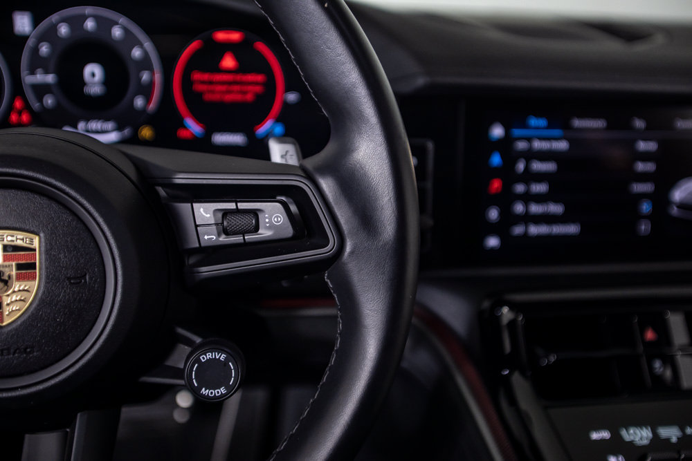 Used 2024 Porsche Panamera image 39