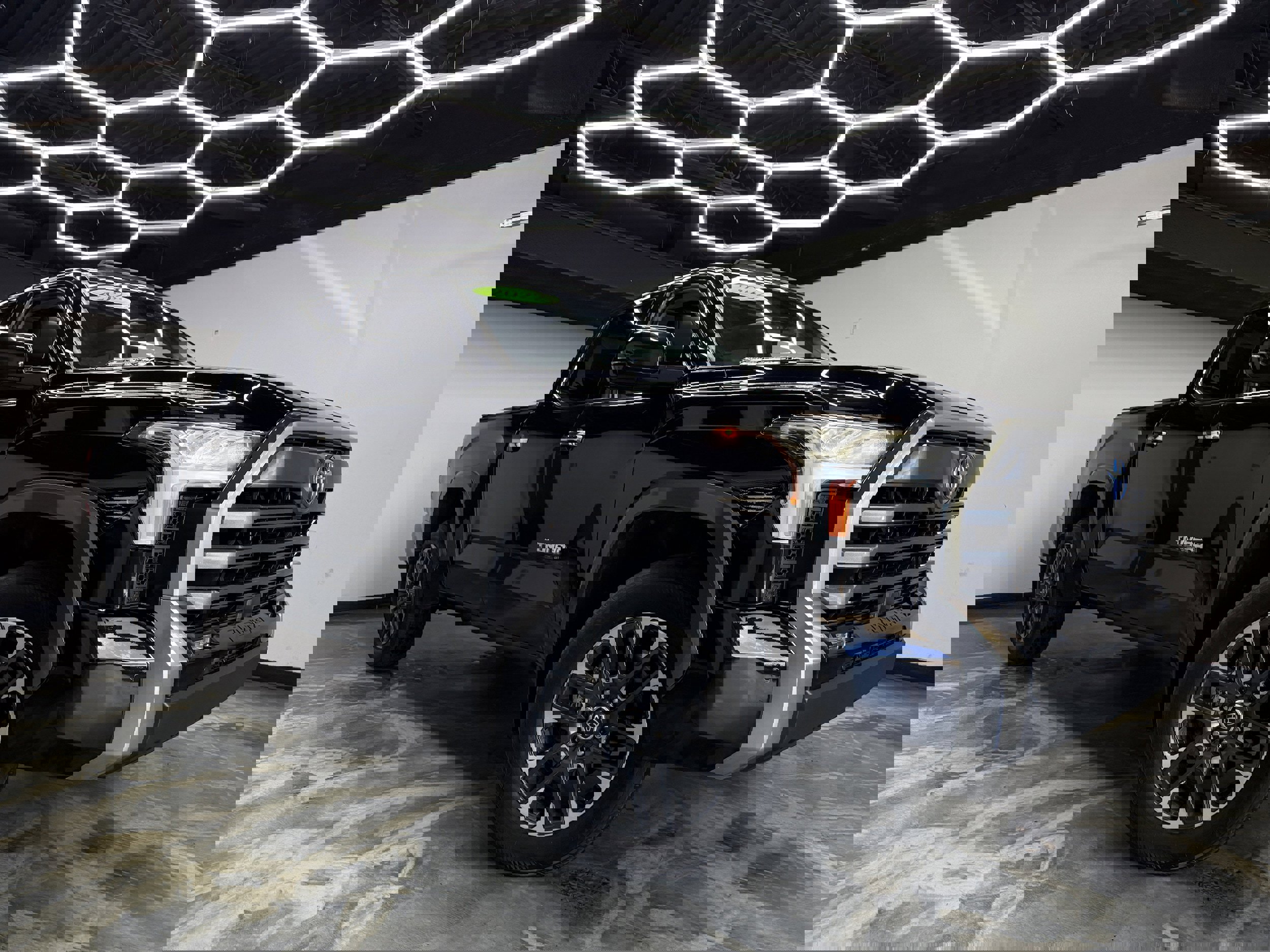 Used 2022 Toyota Tundra Limited image 6