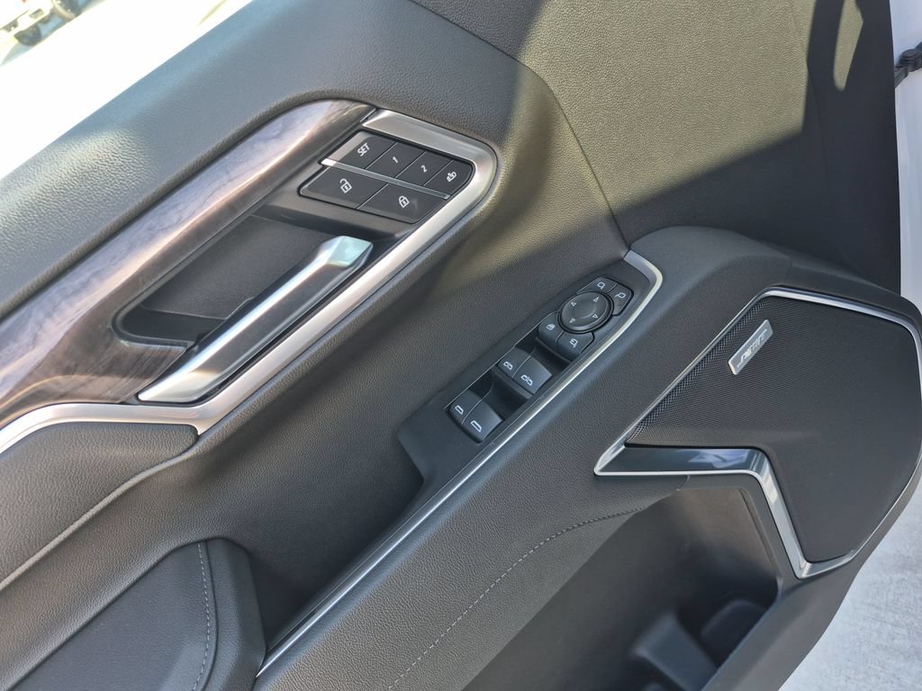 New 2026 Chevrolet Silverado 1500 LTZ w/ LTZ Premium Package AWD/4WD image 11