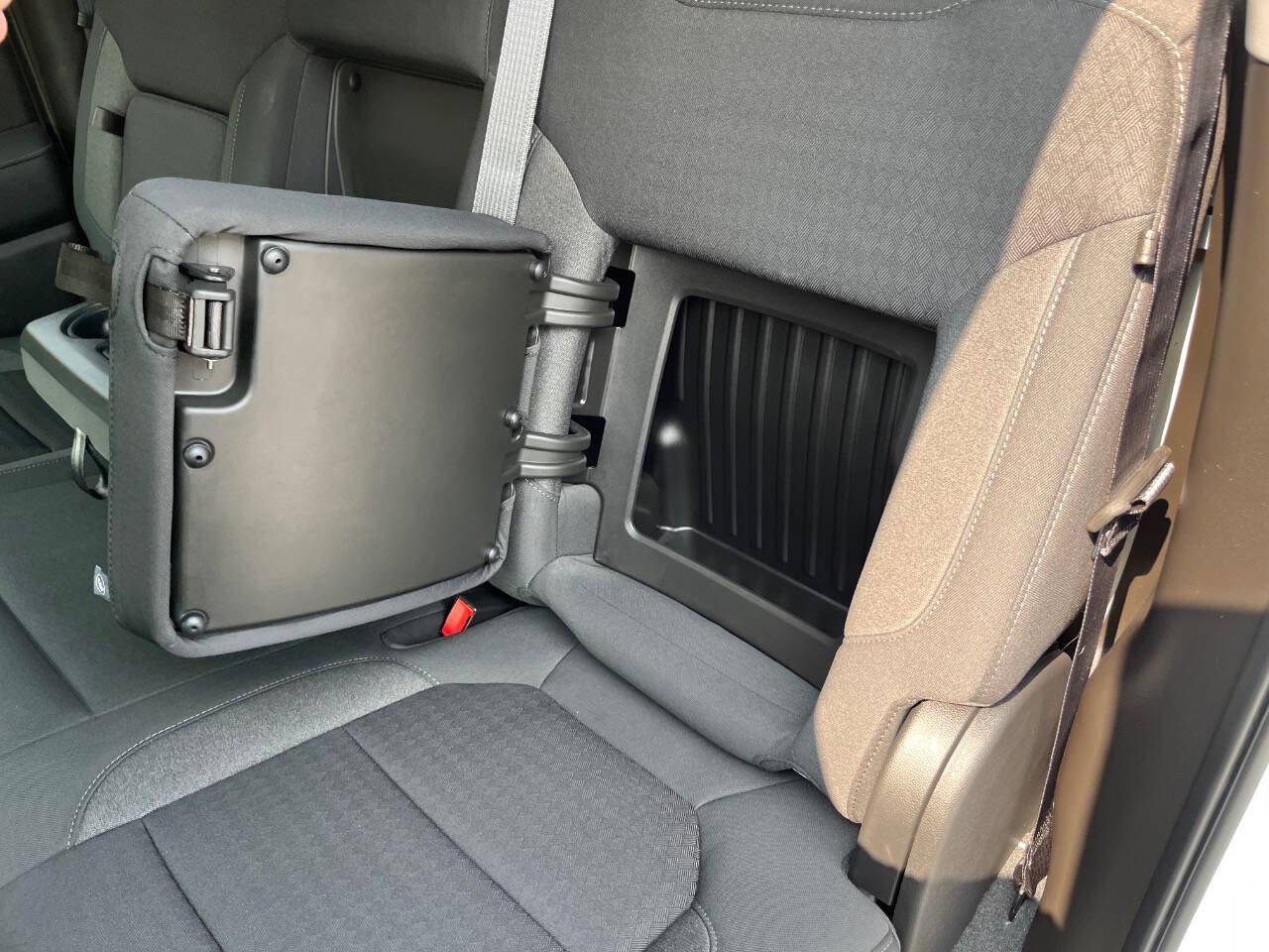 Used 2021 GMC Sierra 1500 Elevation w/ Preferred Package image 13