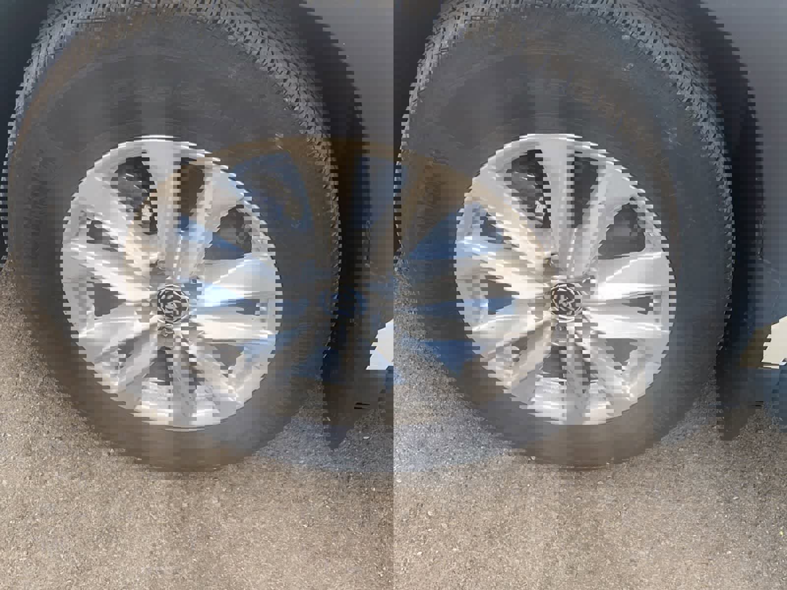 Used 2023 Toyota Corolla Cross LE w/ Moonroof Package image 23