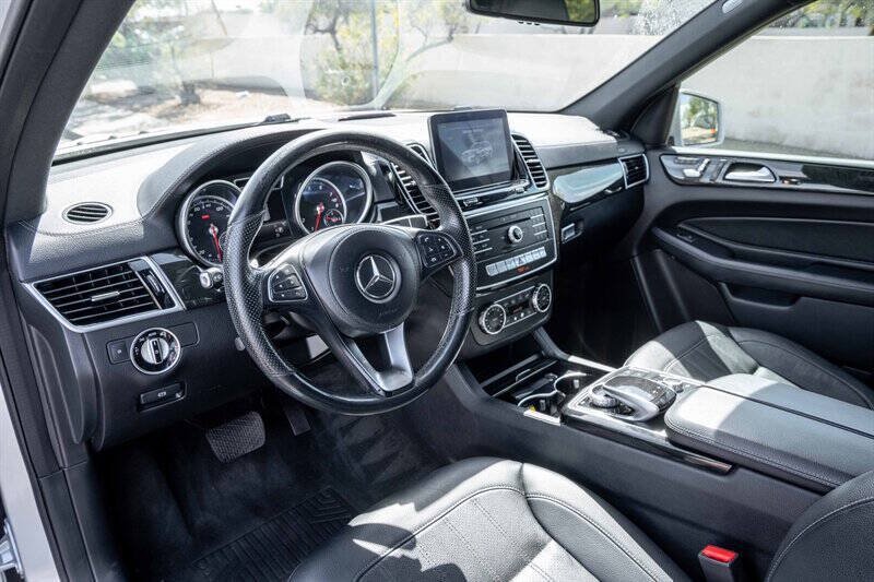 Used 2017 Mercedes-Benz GLS 450 4MATIC image 9