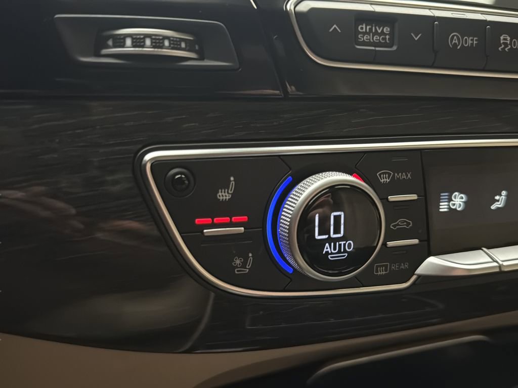 Used 2019 Audi Q7 3.0T Prestige w/ Prestige Package AWD/4WD image 35