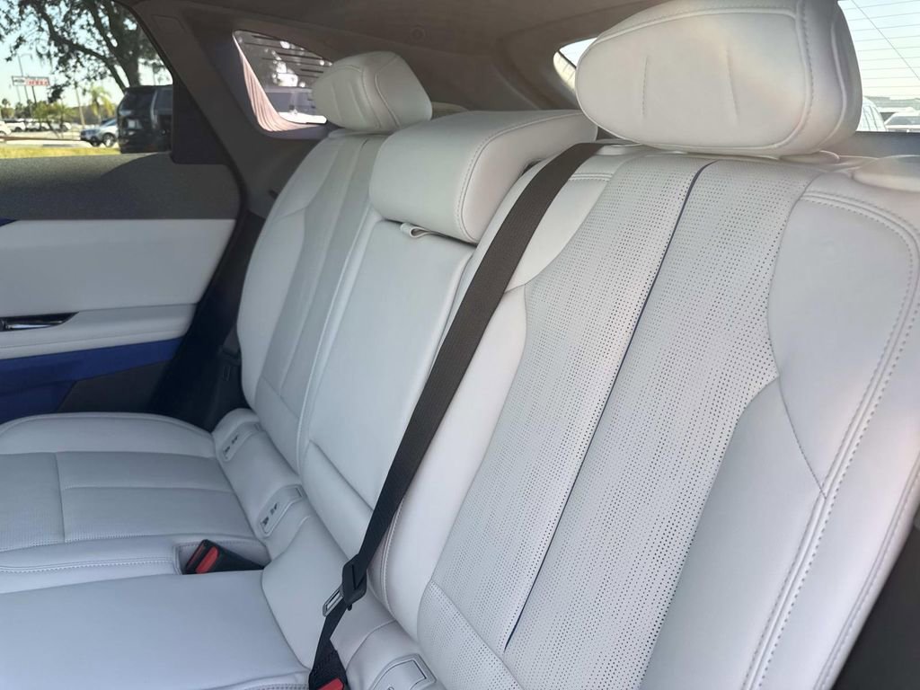 New 2026 Cadillac Optiq Luxury 2 image 14