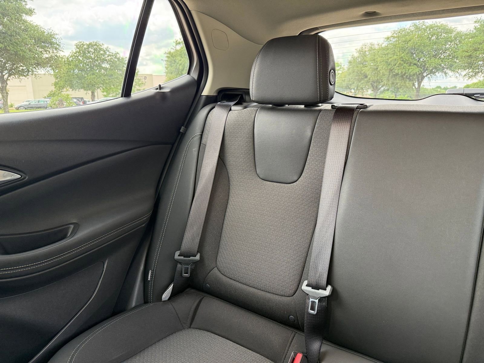 Used 2025 Buick Encore GX Preferred FWD image 40