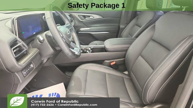 Used 2025 Chevrolet Traverse LT w/ Midnight/Sport Edition image 11